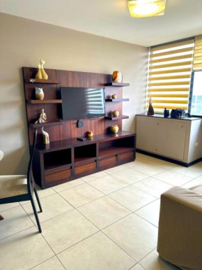 2 bedrooms, 3 beds, river view, free parking